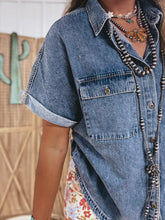 Load image into Gallery viewer, Boone Button Up
