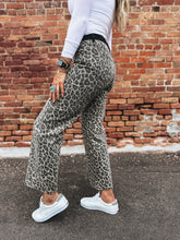 Load image into Gallery viewer, Catwalk Jean
