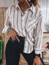 Load image into Gallery viewer, Vince Button Up
