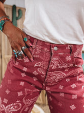 Load image into Gallery viewer, Darby Barrel Jean (Berry)
