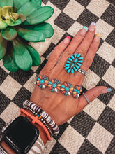 Load image into Gallery viewer, Kinsley Bracelet
