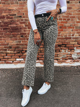 Load image into Gallery viewer, Catwalk Jean
