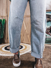 Load image into Gallery viewer, Korbin Barrel Jean (Light)
