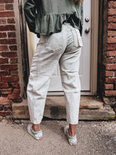 Load image into Gallery viewer, Azari Barrel Jeans (Pistachio)
