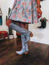 Load image into Gallery viewer, Ariat Casanova Boot (Vintage Denim)
