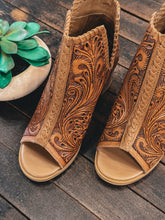 Load image into Gallery viewer, Reagan Heel
