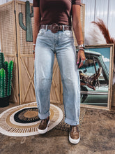 Load image into Gallery viewer, Korbin Barrel Jean (Light)
