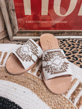 Load image into Gallery viewer, Mesa Sandals
