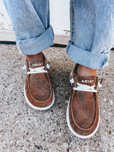 Load image into Gallery viewer, Ariat Hilo (Distressed Leopard)
