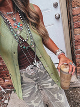 Load image into Gallery viewer, Natrona Vest

