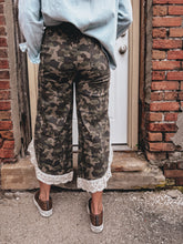 Load image into Gallery viewer, Renegade Camo Pants
