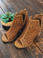 Load image into Gallery viewer, Reagan Heel
