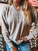 Load image into Gallery viewer, Ariat Marsh Sweatshirt
