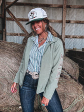 Load image into Gallery viewer, Ariat Kirby Pro Shirt (Green Bay)
