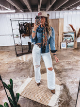 Load image into Gallery viewer, Granada Button Up
