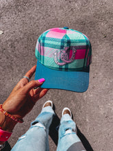 Load image into Gallery viewer, Horseshoe Hat
