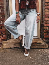 Load image into Gallery viewer, Korbin Barrel Jean (Light)
