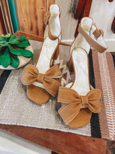 Load image into Gallery viewer, Celeste Heel (Camel)
