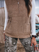Load image into Gallery viewer, Dillion Sweater Vest
