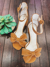 Load image into Gallery viewer, Celeste Heel (Camel)
