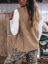 Load image into Gallery viewer, Dillion Sweater Vest
