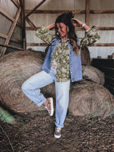 Load image into Gallery viewer, Ariat Skylar Shoe (Speckled Cow)
