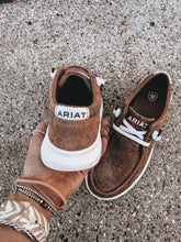 Load image into Gallery viewer, Ariat Hilo (Distressed Leopard)
