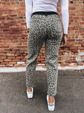 Load image into Gallery viewer, Catwalk Jean
