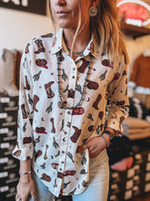 Load image into Gallery viewer, Ariat Homestyle Shirt (Western Cowgirl Print)
