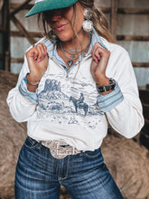 Load image into Gallery viewer, Ariat Traveler 1/2 Zip
