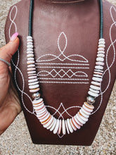 Load image into Gallery viewer, Sadie Pink Conch Necklace
