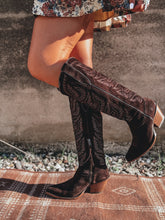Load image into Gallery viewer, Ariat Laramie Boot (French Roast Suede)
