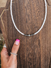 Load image into Gallery viewer, Cream Shell Necklace

