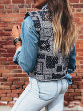 Load image into Gallery viewer, Tucker Vest (Navy)
