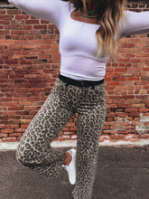 Load image into Gallery viewer, Catwalk Jean
