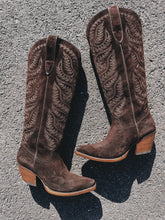 Load image into Gallery viewer, Ariat Laramie Boot (French Roast Suede)
