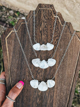 Load image into Gallery viewer, Teardrop Shell Necklace
