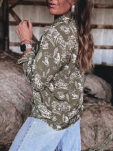 Load image into Gallery viewer, Ariat Homestyle Shirt (Moss Green)
