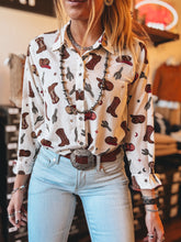 Load image into Gallery viewer, Ariat Homestyle Shirt (Western Cowgirl Print)
