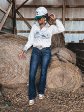 Load image into Gallery viewer, Ariat Traveler 1/2 Zip
