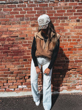 Load image into Gallery viewer, Teddy Vest (Camel)
