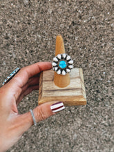 Load image into Gallery viewer, Della Adjustable Ring
