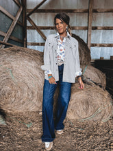 Load image into Gallery viewer, Ariat Homestyle Shirt (Horseshoe)
