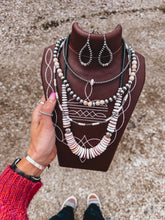 Load image into Gallery viewer, Prairie Pink Conch Necklace
