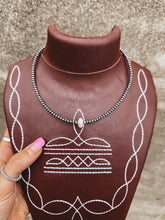 Load image into Gallery viewer, Ava Pink Conch Choker
