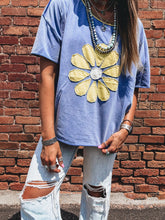 Load image into Gallery viewer, Daisy Girl Tee
