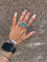 Load image into Gallery viewer, Della Adjustable Ring
