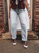 Load image into Gallery viewer, Korbin Barrel Jean (Light)
