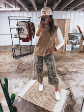 Load image into Gallery viewer, Dillion Sweater Vest
