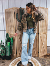 Load image into Gallery viewer, Camo Cardi
